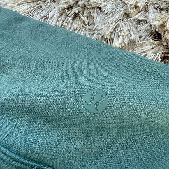 Lululemon Reveal Short Digital Rain Size 4 - Picture 8 of 8